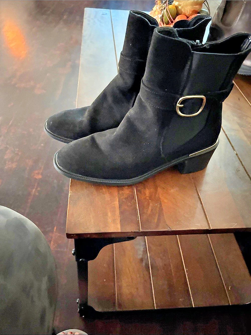 Liz Claiborne 8:Ankle Boots Black Gold-Tone Buckle
